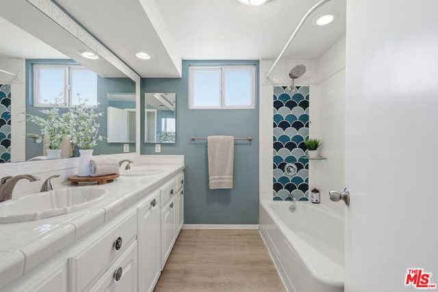 5220 Mary Ellen Avenue, Sherman Oaks, CA 91401