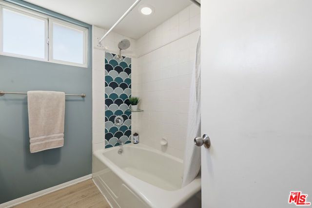 5220 Mary Ellen Avenue, Sherman Oaks, CA 91401