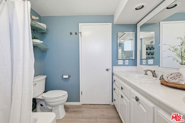 5220 Mary Ellen Avenue, Sherman Oaks, CA 91401