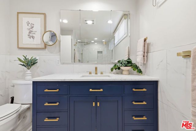 5220 Mary Ellen Avenue, Sherman Oaks, CA 91401