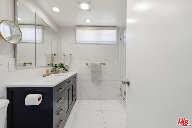5220 Mary Ellen Avenue, Sherman Oaks, CA 91401