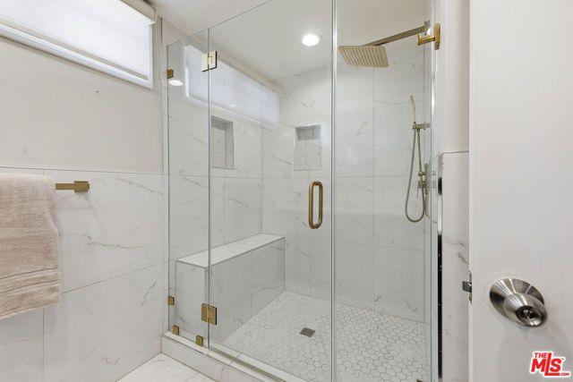 5220 Mary Ellen Avenue, Sherman Oaks, CA 91401
