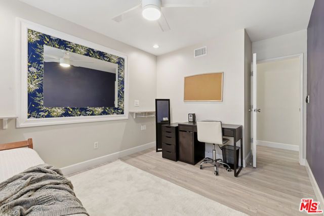 5220 Mary Ellen Avenue, Sherman Oaks, CA 91401