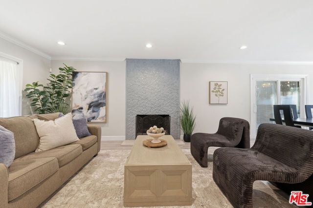 5220 Mary Ellen Avenue, Sherman Oaks, CA 91401