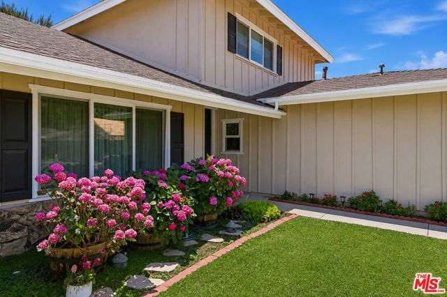 5220 Mary Ellen Avenue, Sherman Oaks, CA 91401