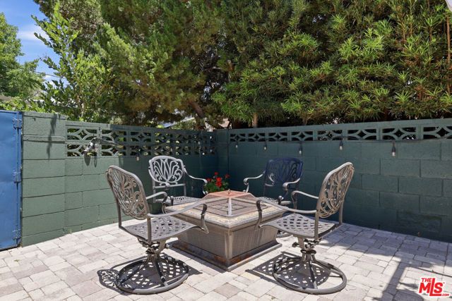 5220 Mary Ellen Avenue, Sherman Oaks, CA 91401