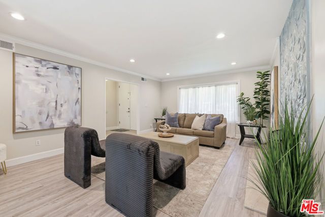 5220 Mary Ellen Avenue, Sherman Oaks, CA 91401