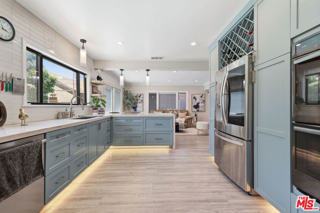 5220 Mary Ellen Avenue, Sherman Oaks, CA 91401