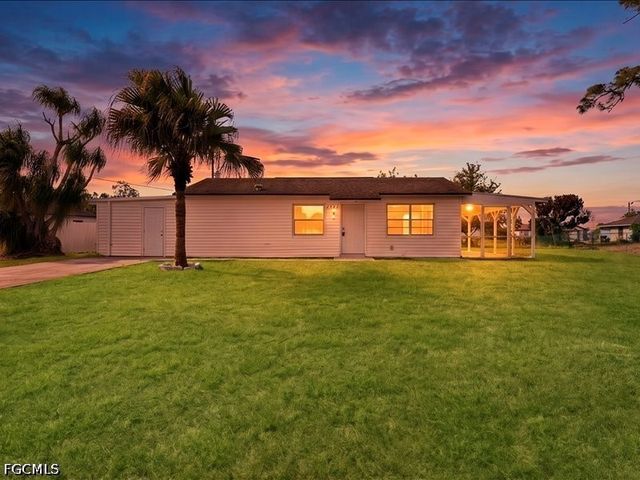 2253 10th CT, Lehigh Acres, FL 33936
