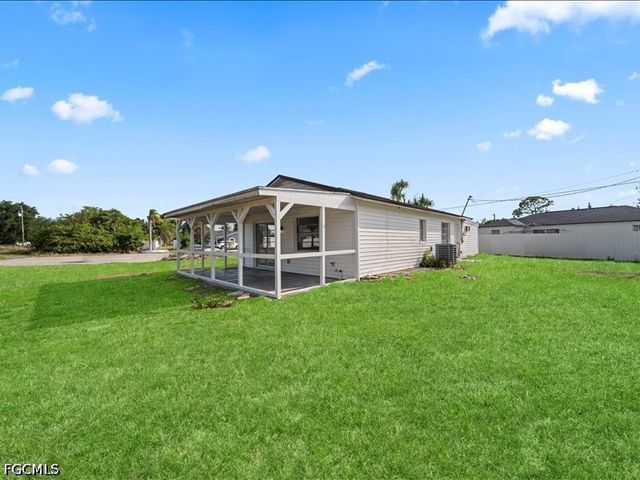 2253 10th CT, Lehigh Acres, FL 33936