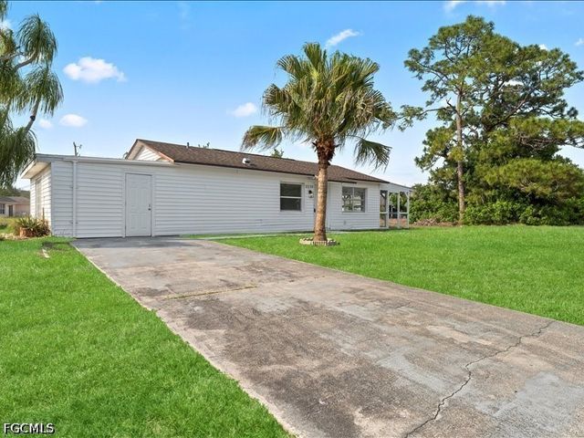 2253 10th CT, Lehigh Acres, FL 33936