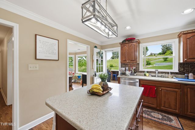 594 Sams Way, Abingdon, VA 24210