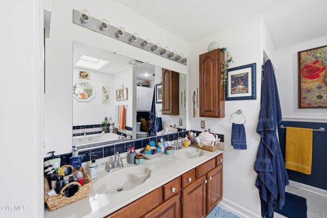 594 Sams Way, Abingdon, VA 24210