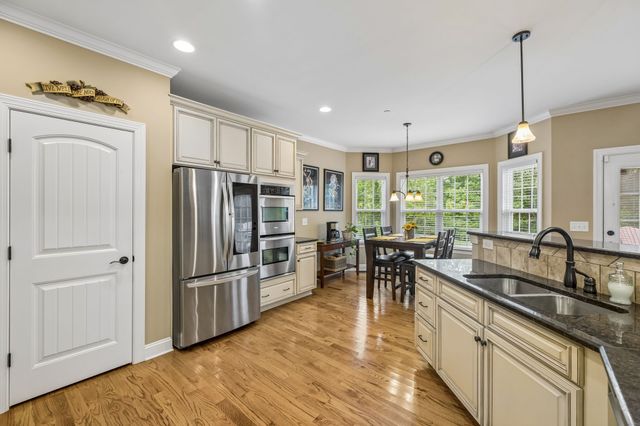 6013 Christmas Dr, Nolensville, TN 37135