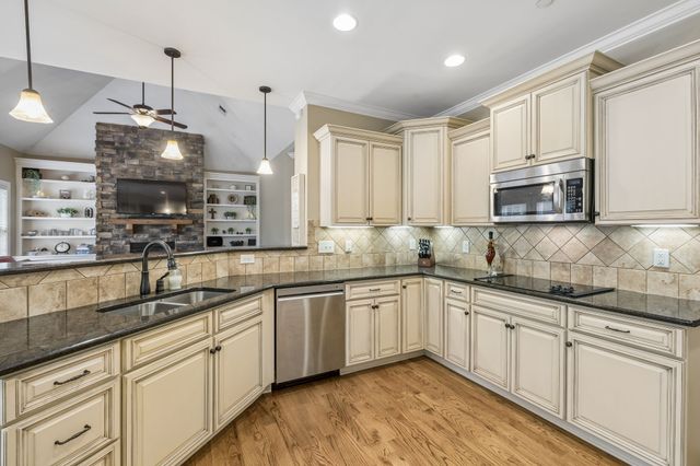 6013 Christmas Dr, Nolensville, TN 37135