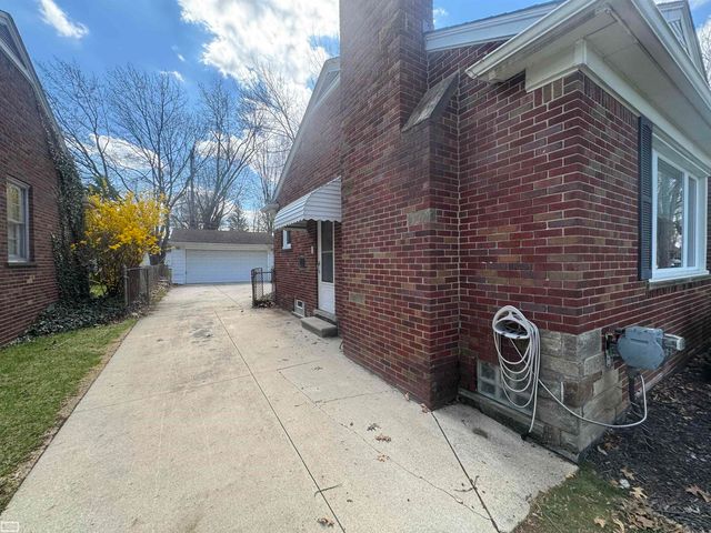 21910 Englehardt Street, Saint Clair Shores, MI 48080