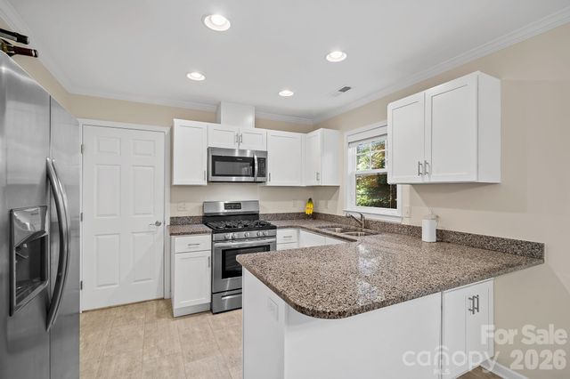 1009 Baldwin Commons Drive, Arden, NC 28704