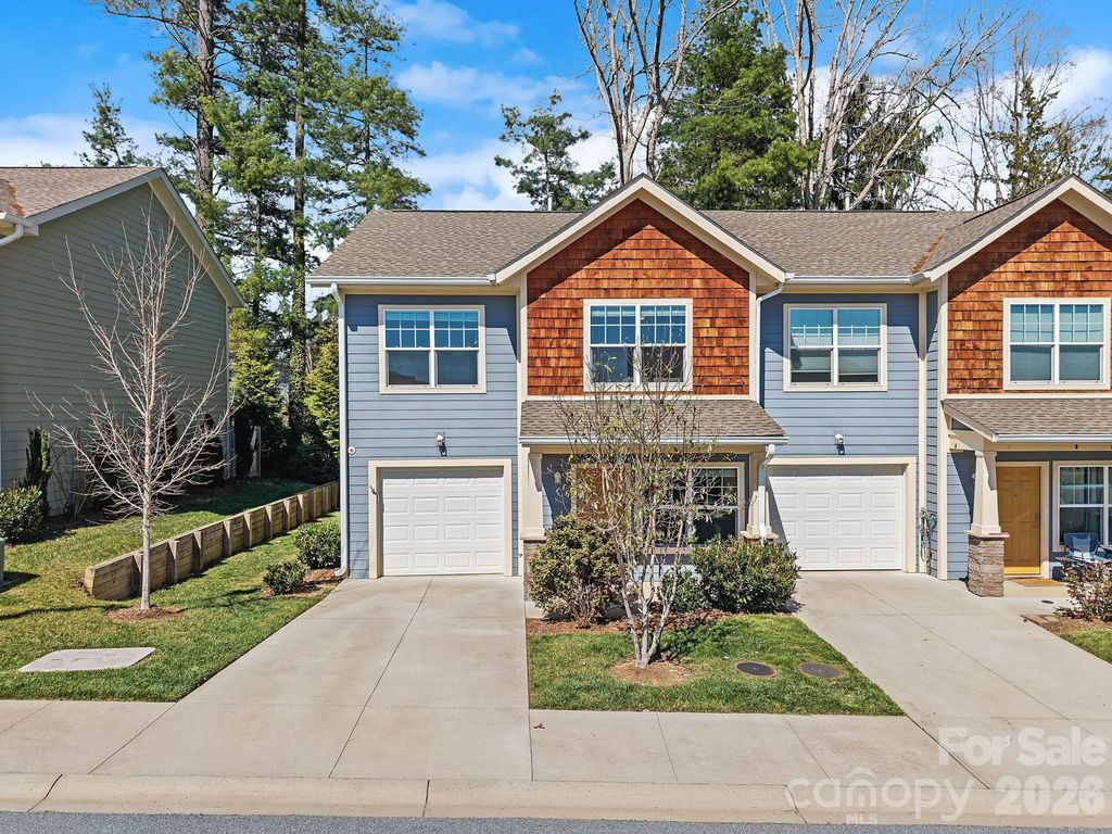 1009 Baldwin Commons Drive, Arden, NC 28704
