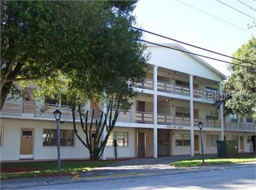 911 WASHINGTON AVENUE SW 118, Largo, FL 33770