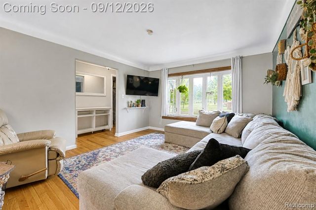 2908 Norwood Drive, Trenton, MI 48183