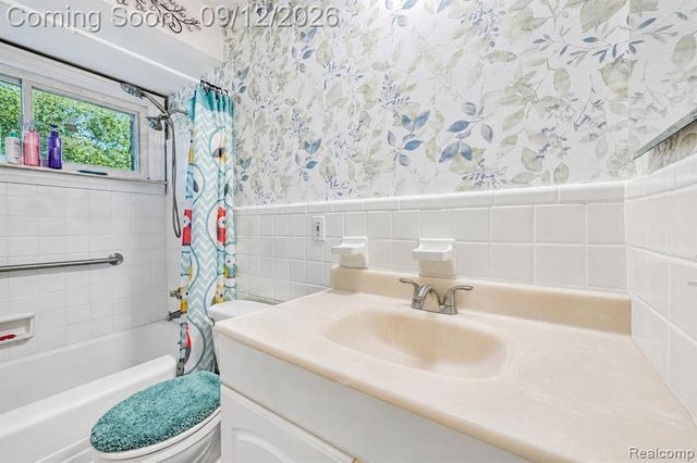 2908 Norwood Drive, Trenton, MI 48183