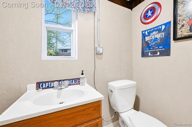 2908 Norwood Drive, Trenton, MI 48183