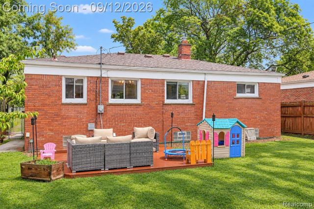 2908 Norwood Drive, Trenton, MI 48183