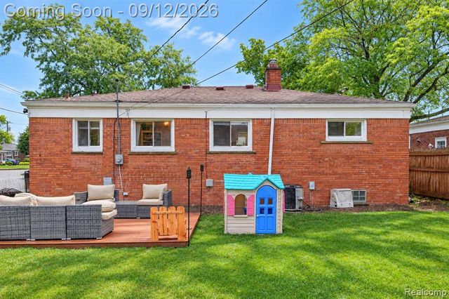 2908 Norwood Drive, Trenton, MI 48183