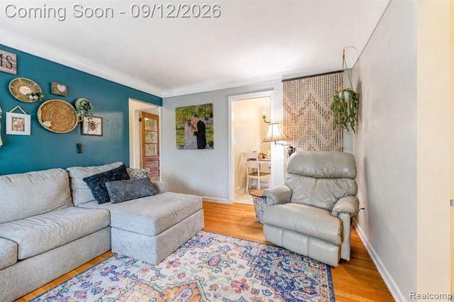 2908 Norwood Drive, Trenton, MI 48183