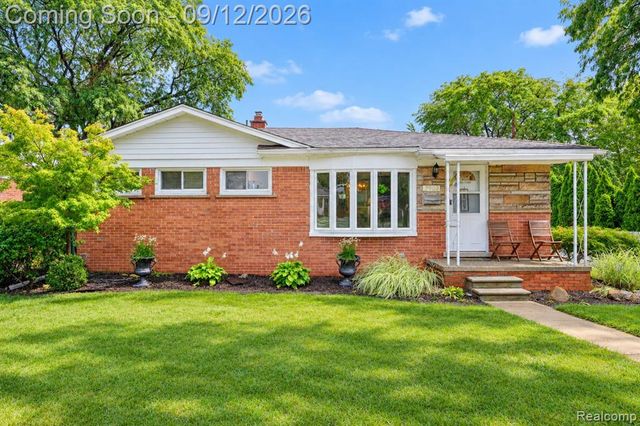 2908 Norwood Drive, Trenton, MI 48183