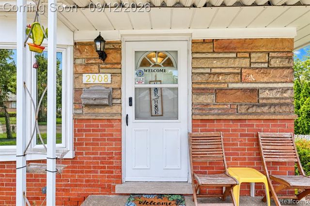 2908 Norwood Drive, Trenton, MI 48183