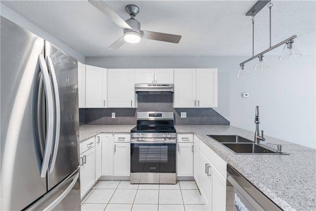 4 smithfield Road 25, North Providence, RI 02904