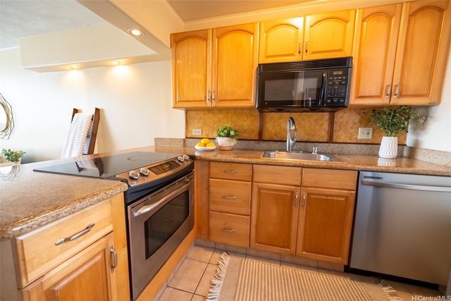 46-270 Kahuhipa Street A611, Kaneohe, HI 96744