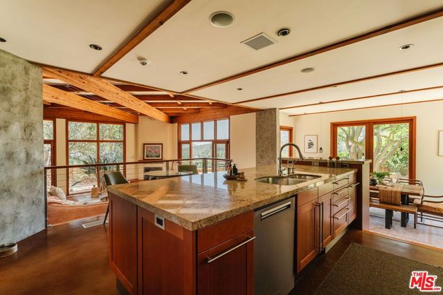 665 Sky Line Trail, Topanga, CA 90290
