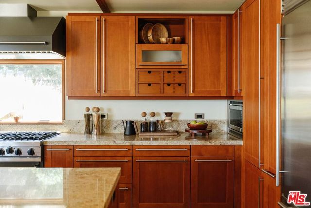 665 Sky Line Trail, Topanga, CA 90290