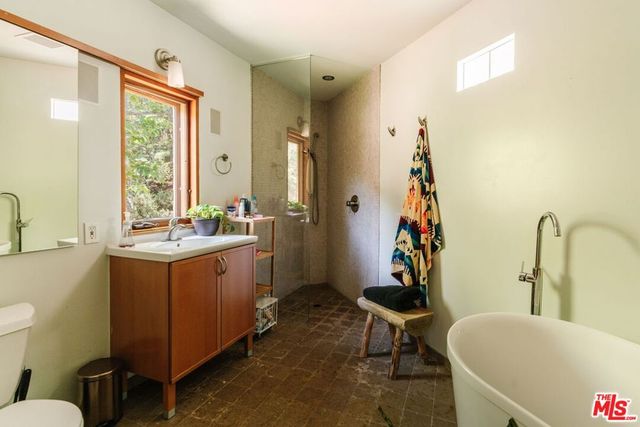 665 Sky Line Trail, Topanga, CA 90290