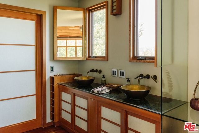 665 Sky Line Trail, Topanga, CA 90290