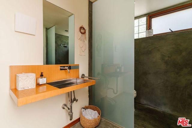 665 Sky Line Trail, Topanga, CA 90290