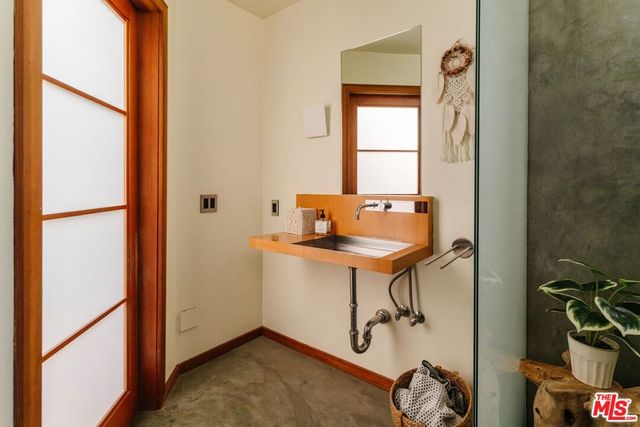 665 Sky Line Trail, Topanga, CA 90290