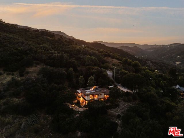 665 Sky Line Trail, Topanga, CA 90290