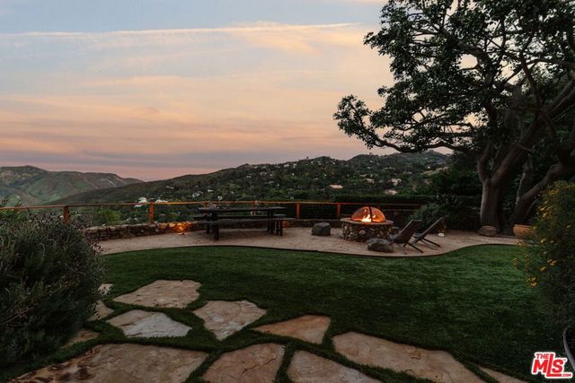 665 Sky Line Trail, Topanga, CA 90290