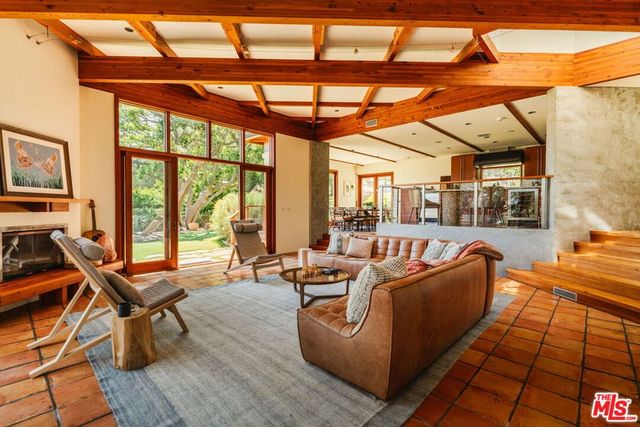 665 Sky Line Trail, Topanga, CA 90290