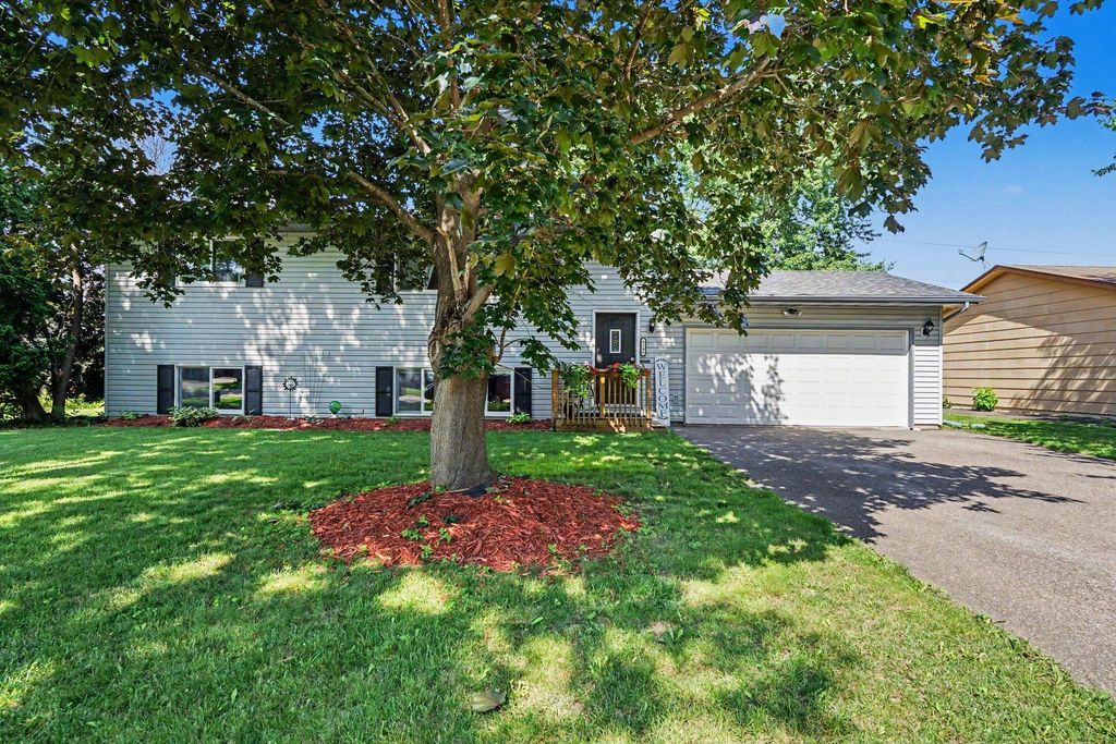 8166 Janero Avenue S, Cottage Grove, MN 55016