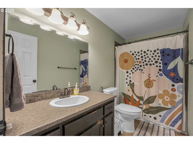 3712 E MADRONA Dr, Newberg, OR 97132