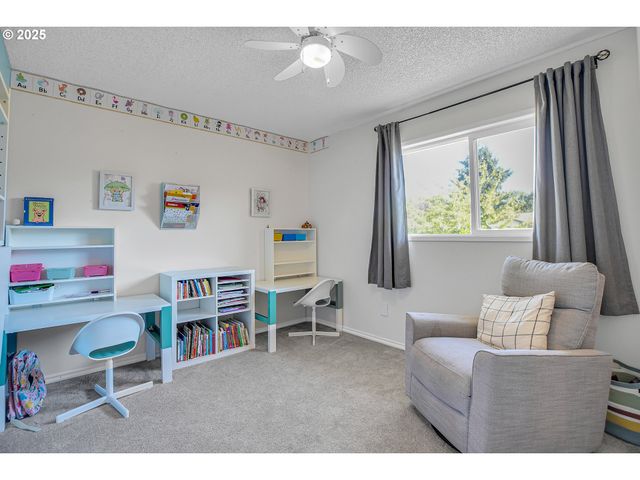 3712 E MADRONA Dr, Newberg, OR 97132