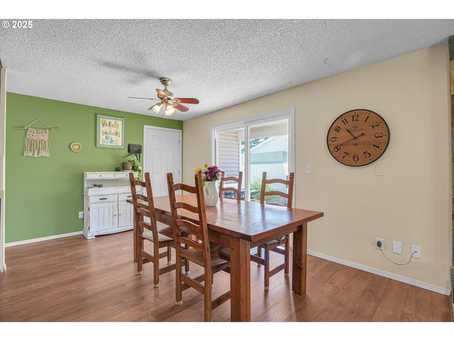 3712 E MADRONA Dr, Newberg, OR 97132