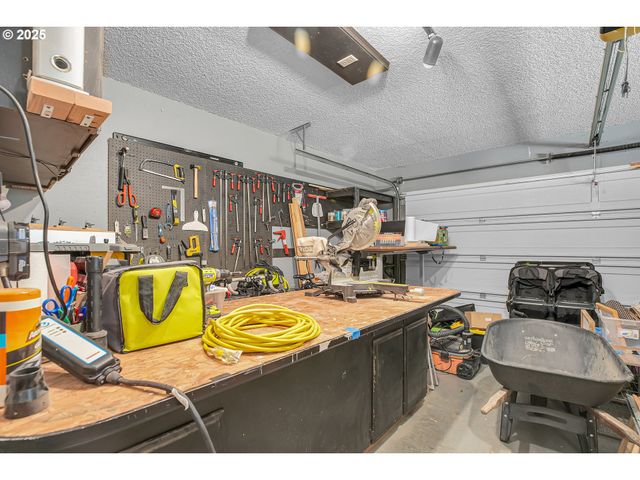 3712 E MADRONA Dr, Newberg, OR 97132