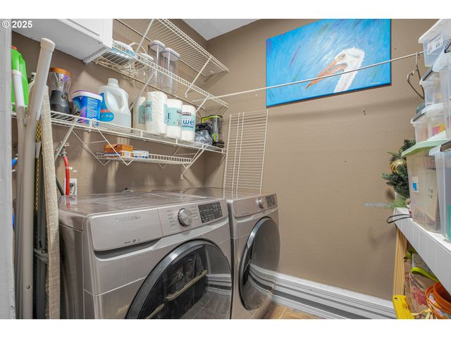 3712 E MADRONA Dr, Newberg, OR 97132