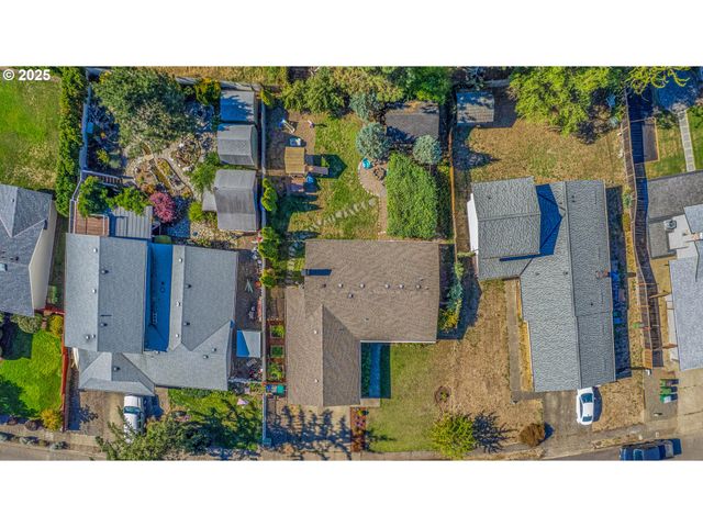 3712 E MADRONA Dr, Newberg, OR 97132