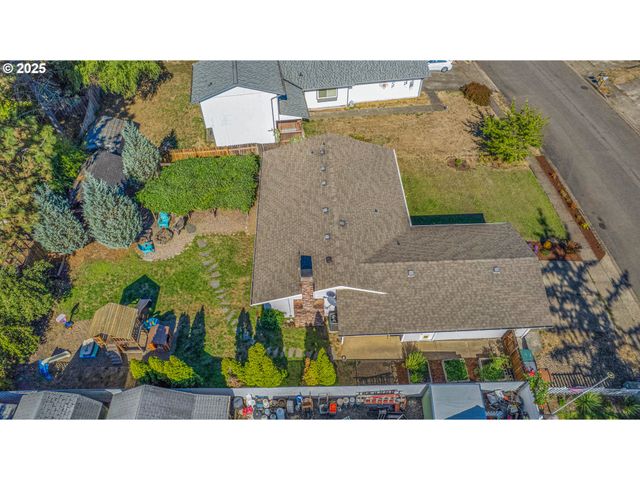 3712 E MADRONA Dr, Newberg, OR 97132